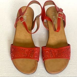 Stylo Red Wedge Buckle Strap Sandals EU Sz 40 US 9